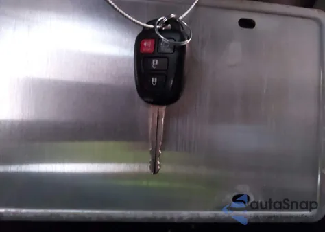 2015 Toyota Rav4 Xle z USA, uszkodzony, nr VIN 2T3WFREV1FW176979